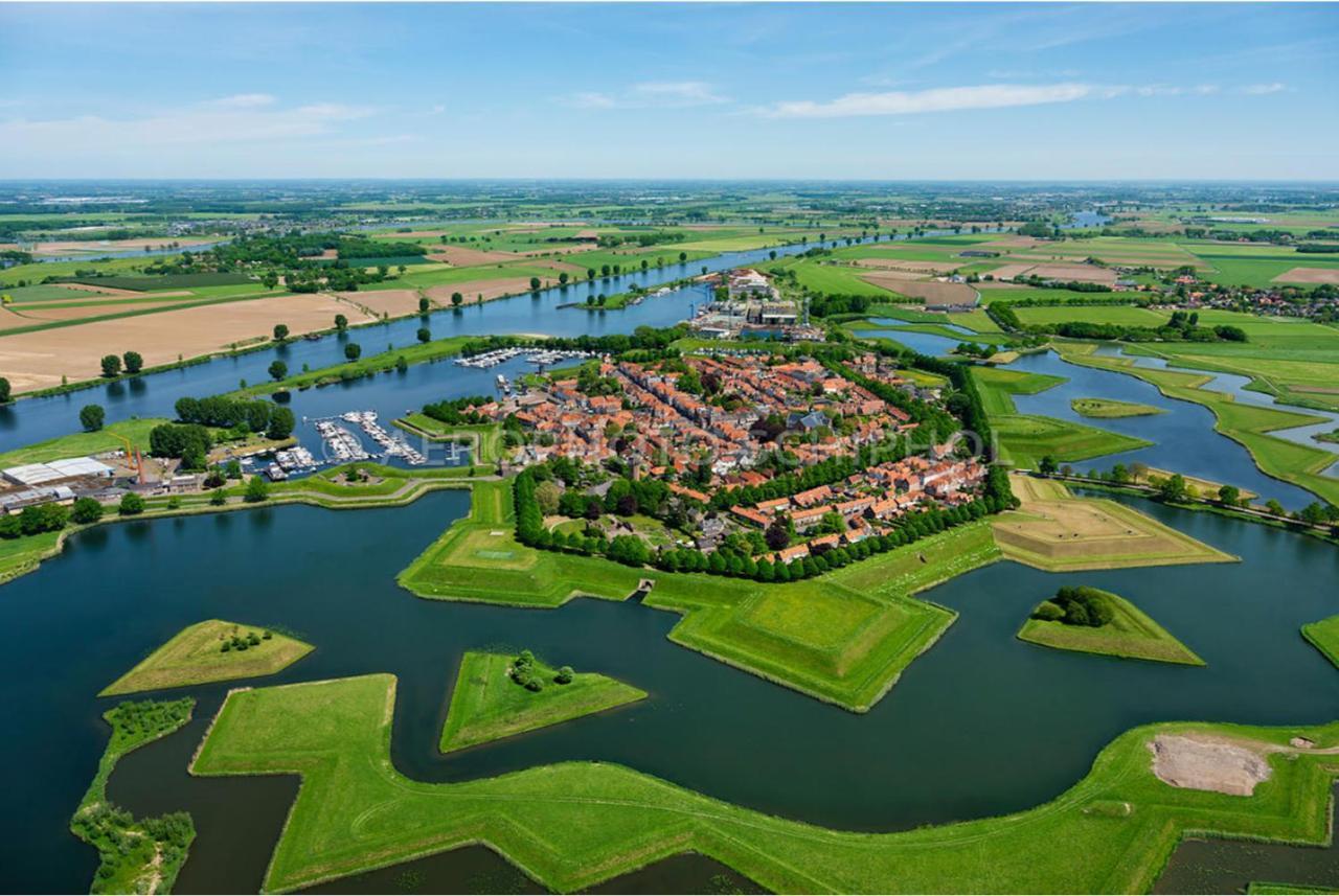 Bed and Breakfast Bnb Onder De Blauwe Hemel Vlijmen Екстер'єр фото